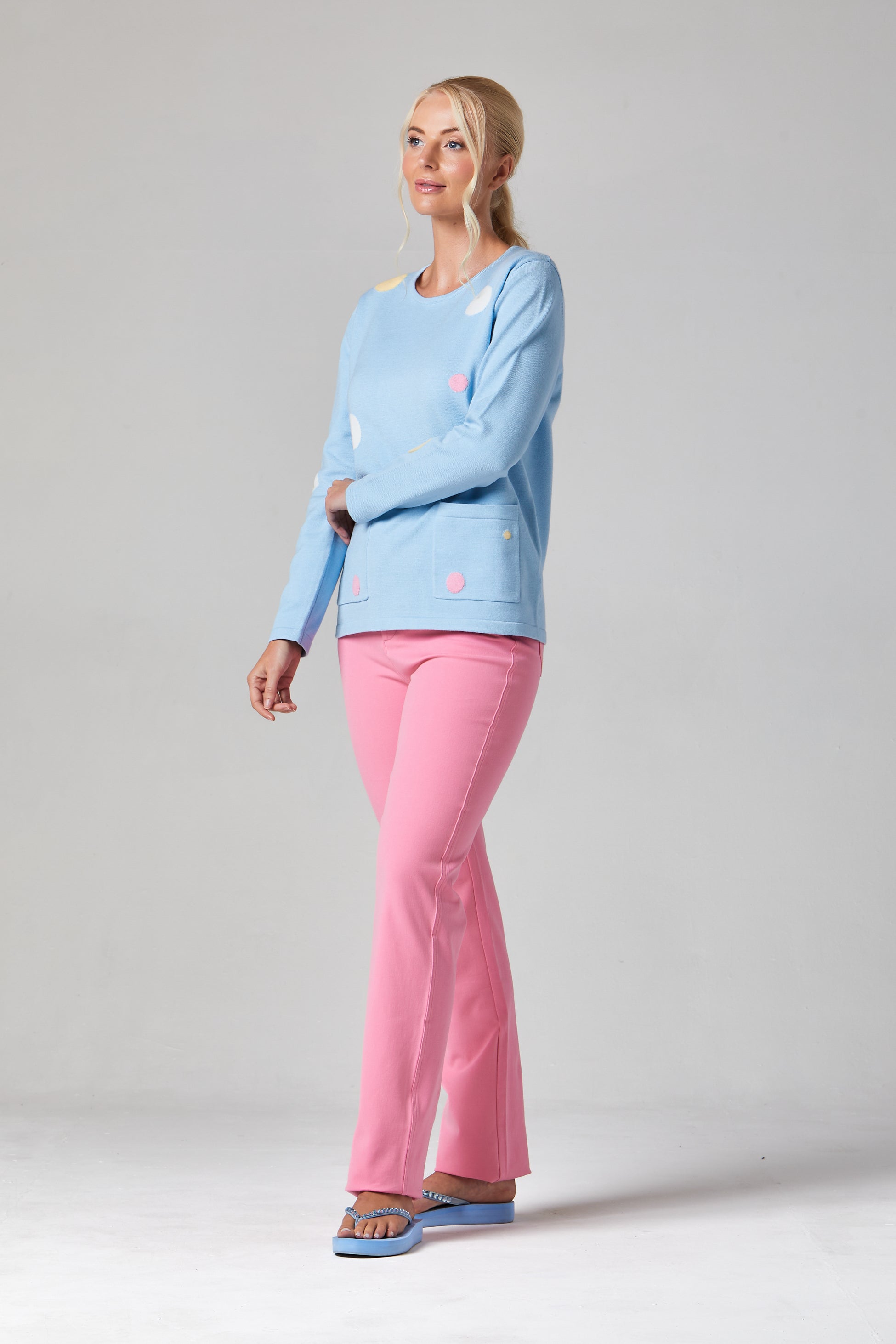 Nicola Pullover